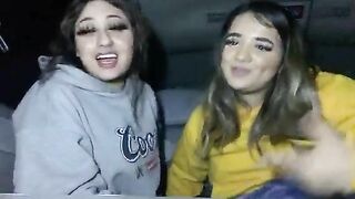 2 chicks tease & finesse on peri