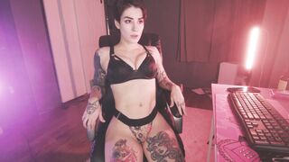aynmarie's webcam show from October-04-2023_02-50-30
