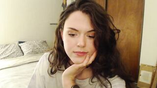 charlotte1996's webcam show from 2023-10-18 03-50