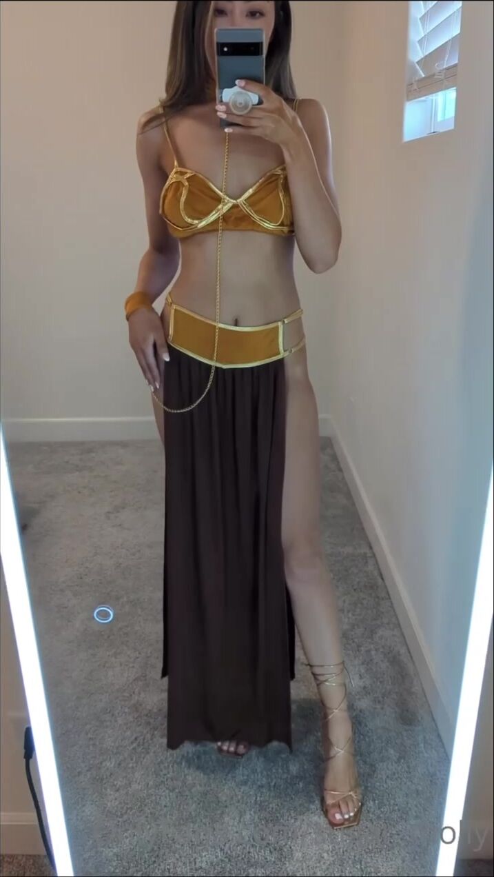 Sugar Molly Slave Leia tease