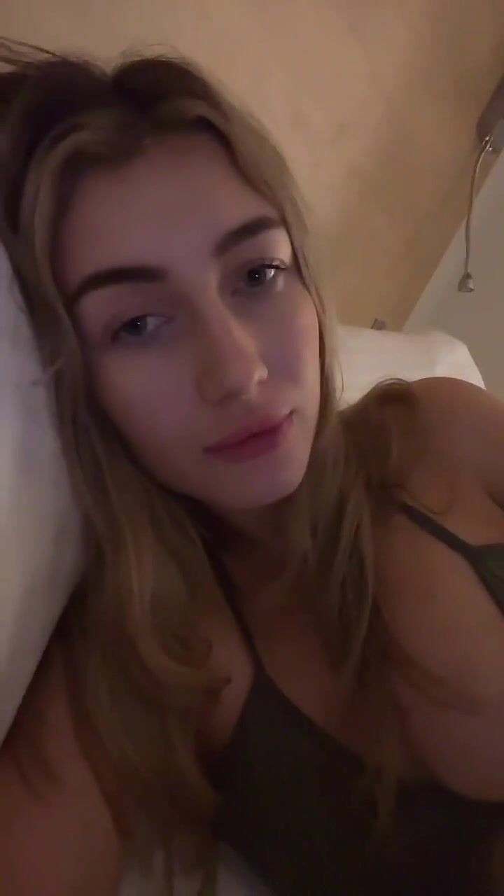 Amanda nip slip in a live