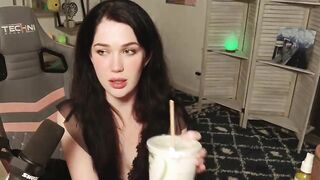 evelynclaire live show recorded on 2023-12-28 06-16-35