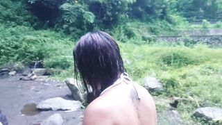 air terjun menakjubkan - di tengah hutan