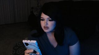 the_eeby_deeby flashing her tits live on twitch