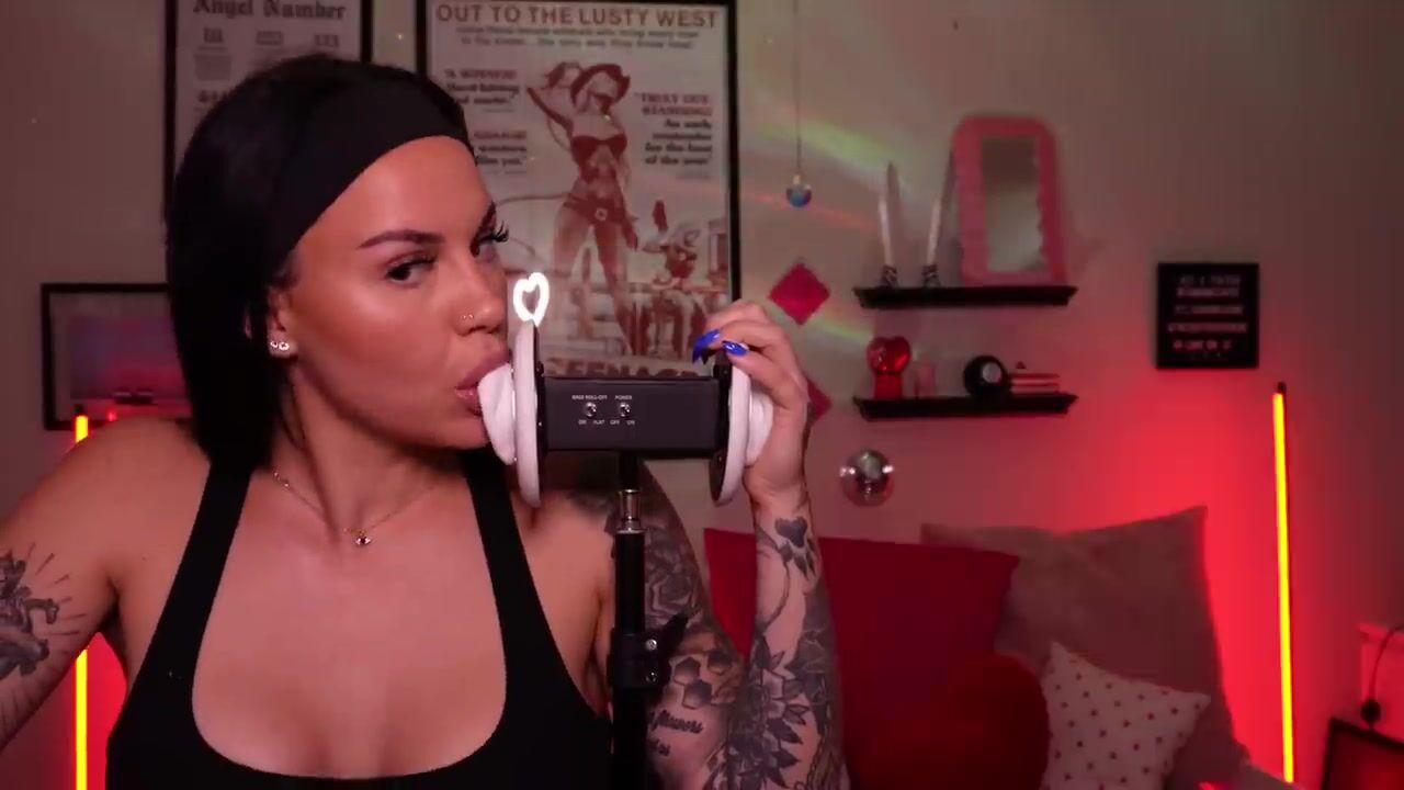 Simone ASMR ear eating