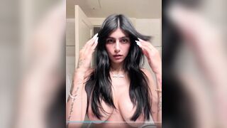 Mia Khalifa Nipples Flash Weird Tits Onlyfans Leak