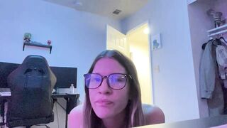 itsonlyryry flashing her ass and tits live on twitch