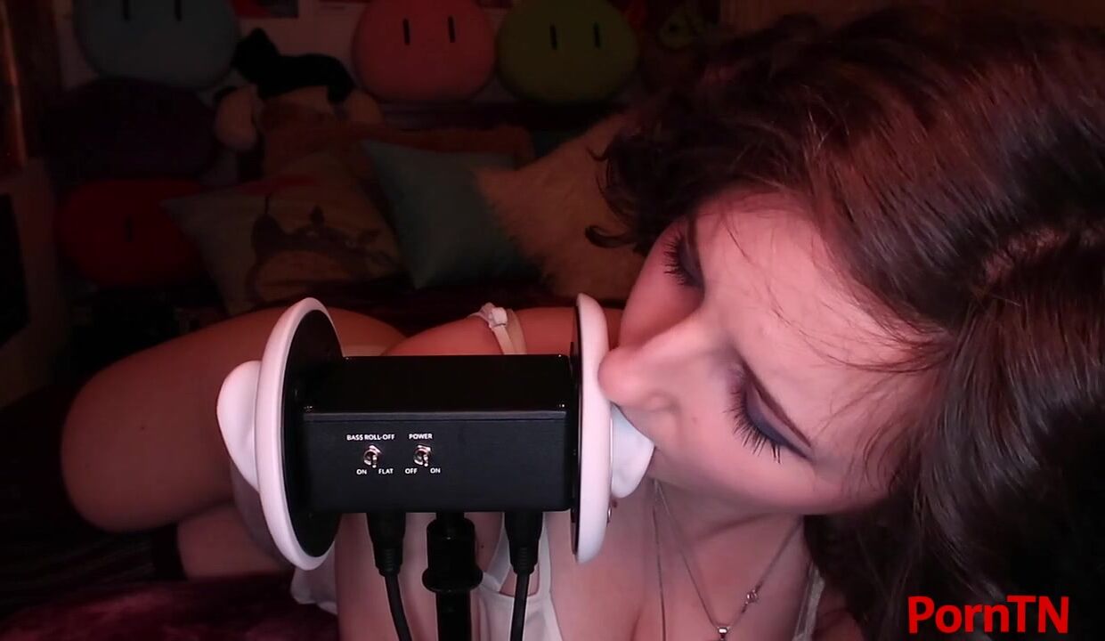 AftynRose - Ahegao Ear Licking