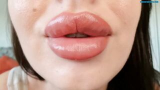 Tattooed Temptress - Mummy's Lipstick Makes You Hard