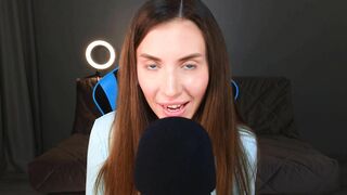 Mila_show Magic Tongue