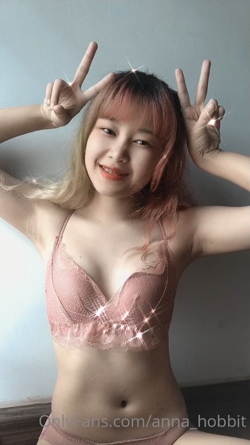 Anna Hobbit OF